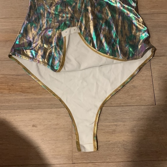 𝅺BEAR Dance Bodysuit Size M- Like New- Stretchy Material - Picture 4 of 6